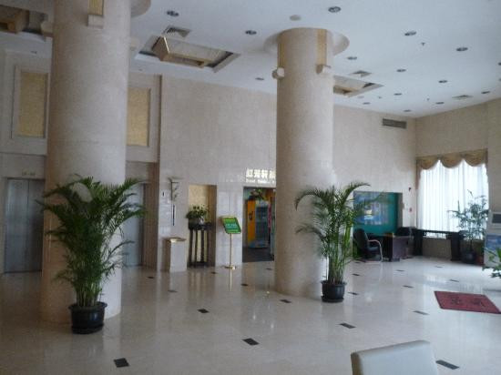 飘鹰大酒店主图