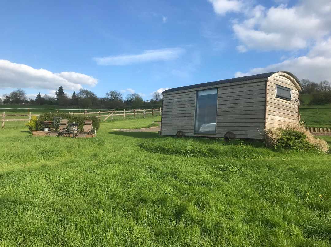 Slades Farm Bed and Breakfast with Luxury Glamping主图