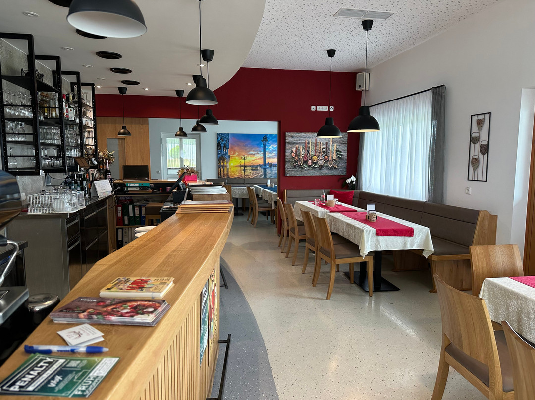 IMREs Pizzeria