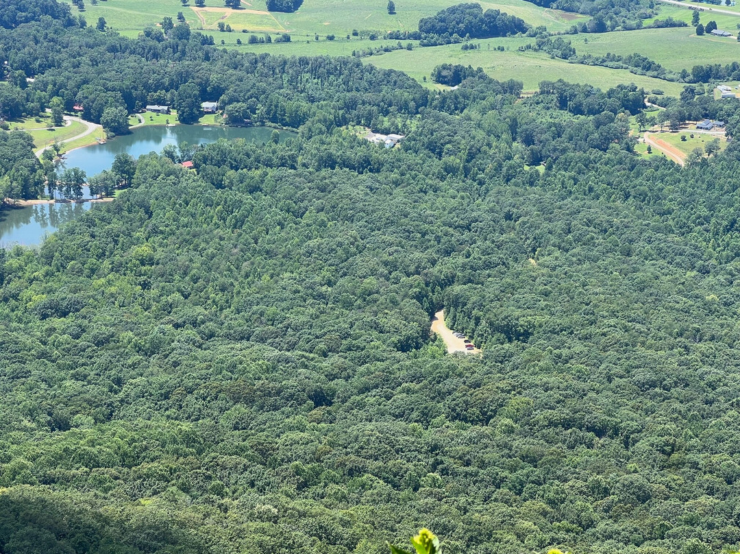 Yonah Mountain Hiking Trail景点图片