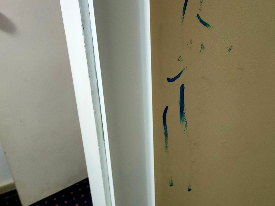 亨利物浦舒适酒店主图