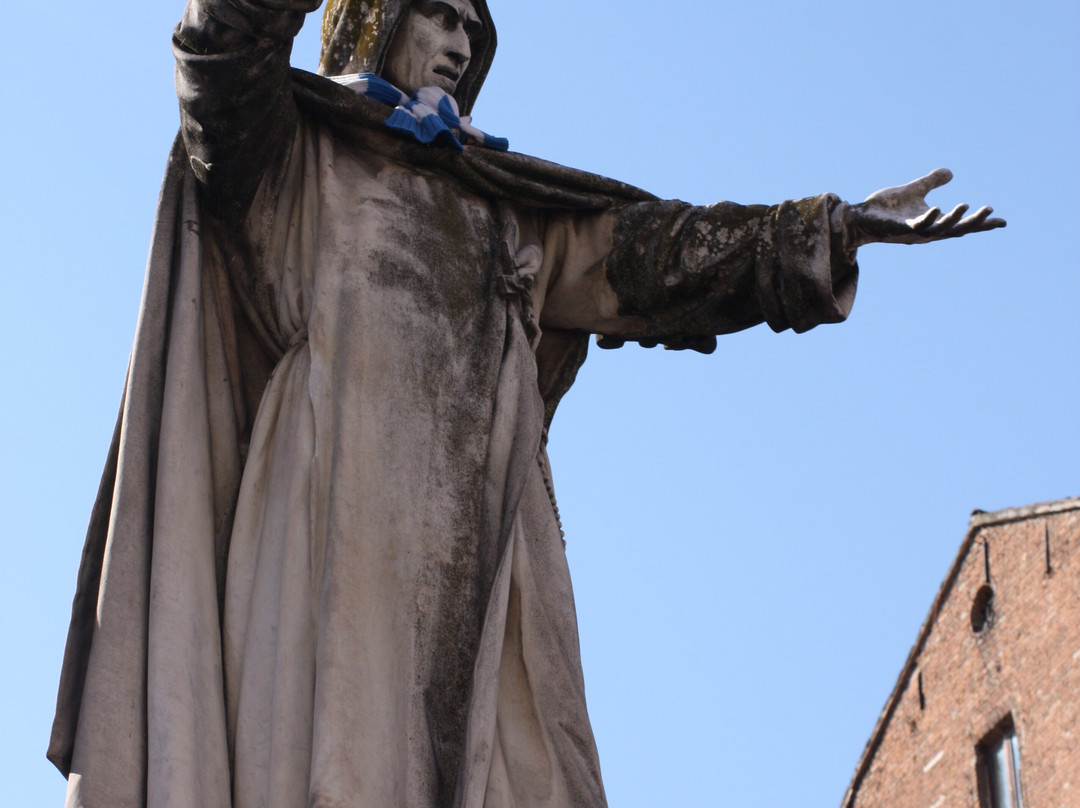 Statua di Girolamo Savonarola-费拉拉必去景点