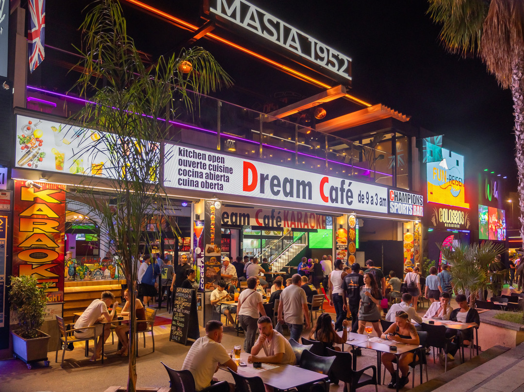 Masia 1952 Sports Bar