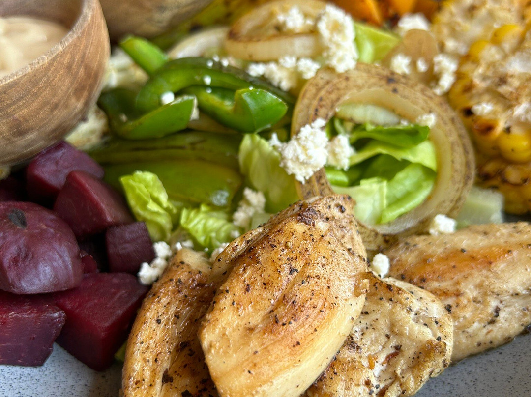 Oolaa Bar & Restaurant