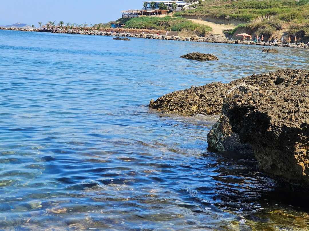 Kallmi Beach-杜勒斯必去景点