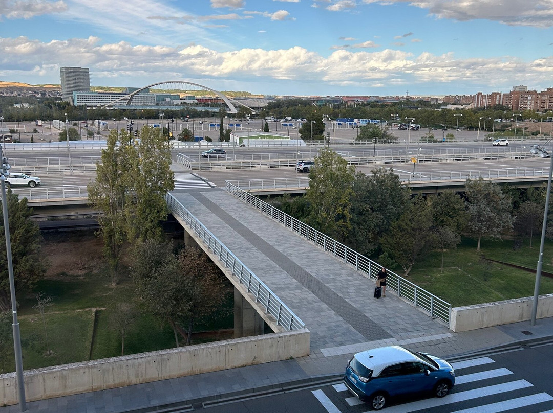 户撒萨拉戈萨之门酒店主图