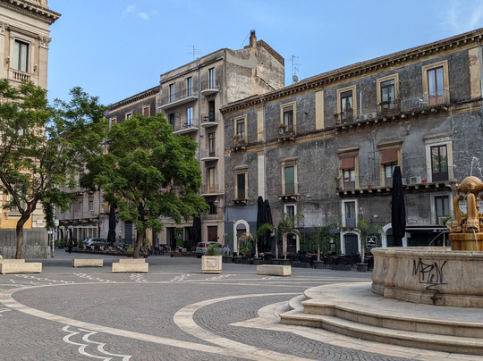 Piazza Vincenzo Bellini-卡塔尼亚必去景点