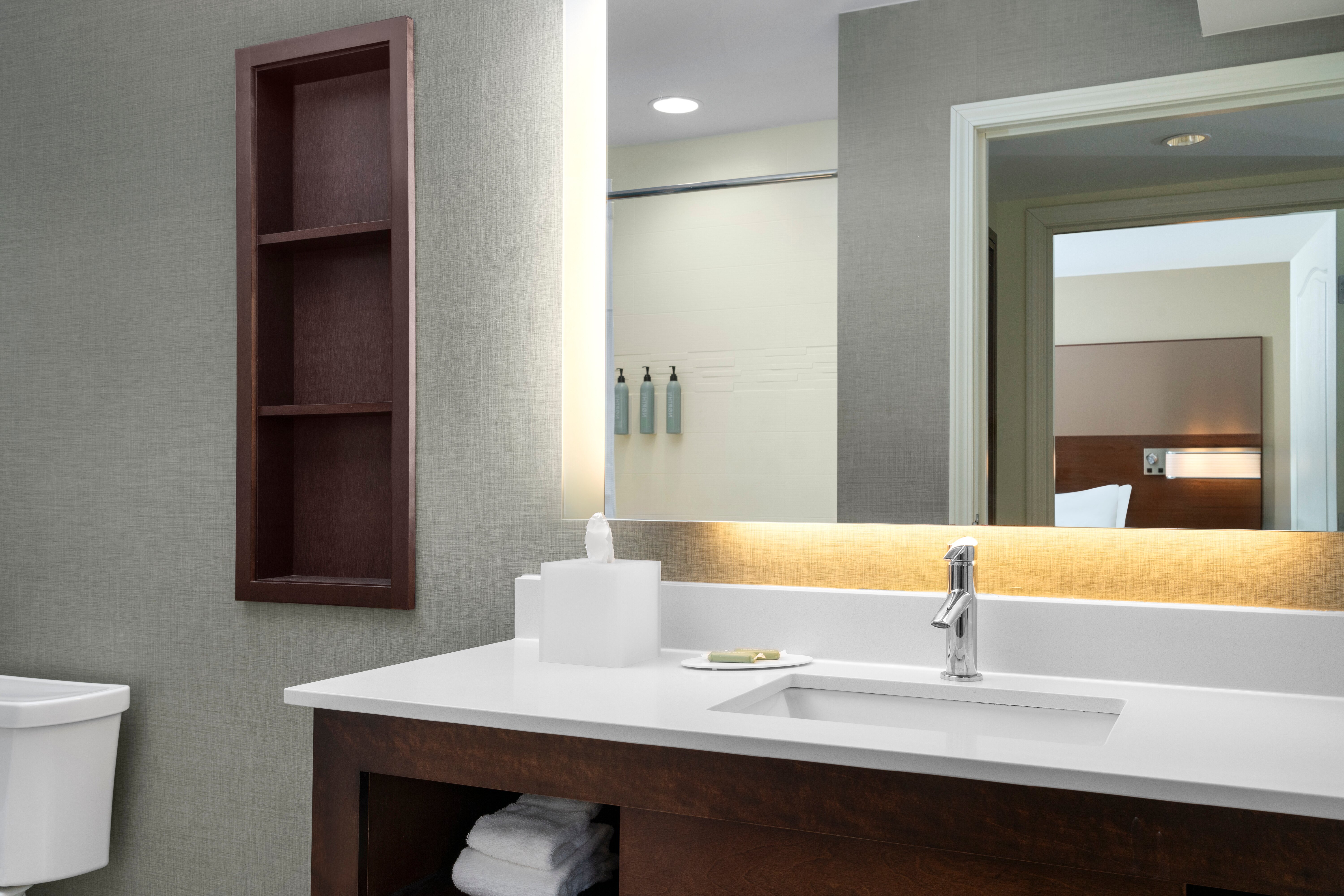 Residence Inn Kingston-浴室