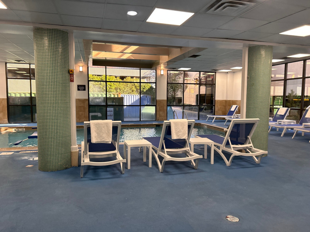 西考克斯大使套房酒店/纽约草地酒店主图