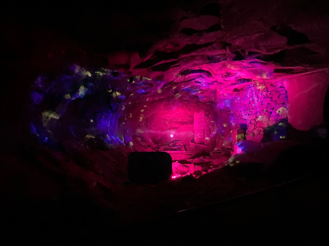 Grotte de la Pierre de Volvic景点图片