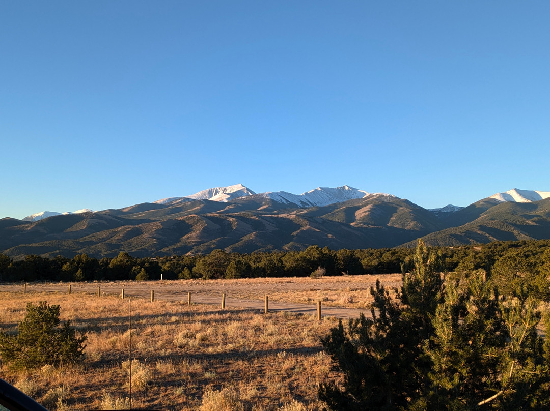 萨利达汉普顿旅馆&套房酒店主图