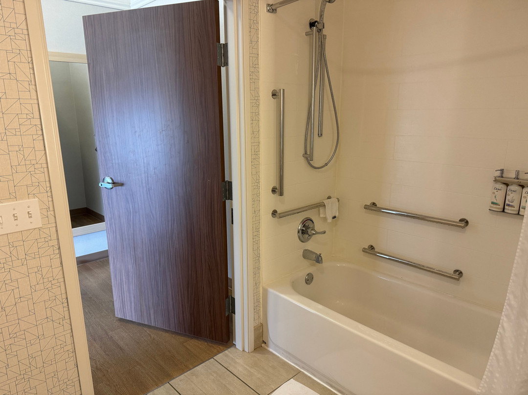 Holiday Inn Express & Suites Monroe By IHG主图