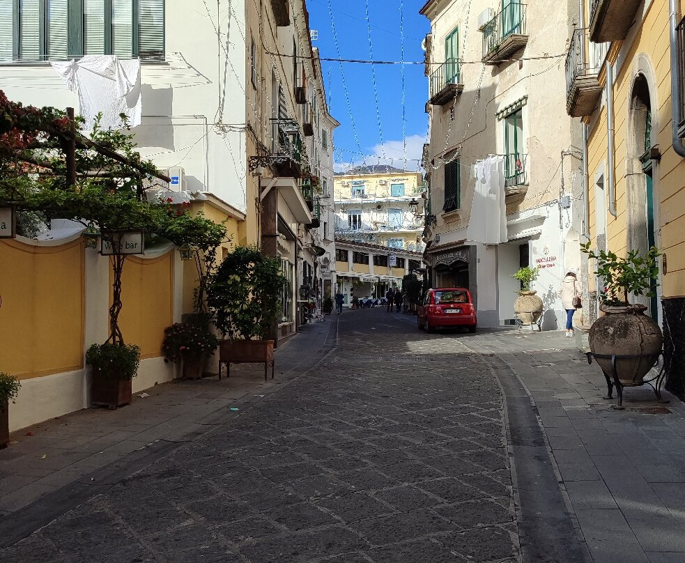 Piazza centrale minori-米诺利必去景点