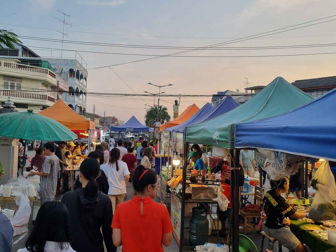 Cha-Am Market景点图片