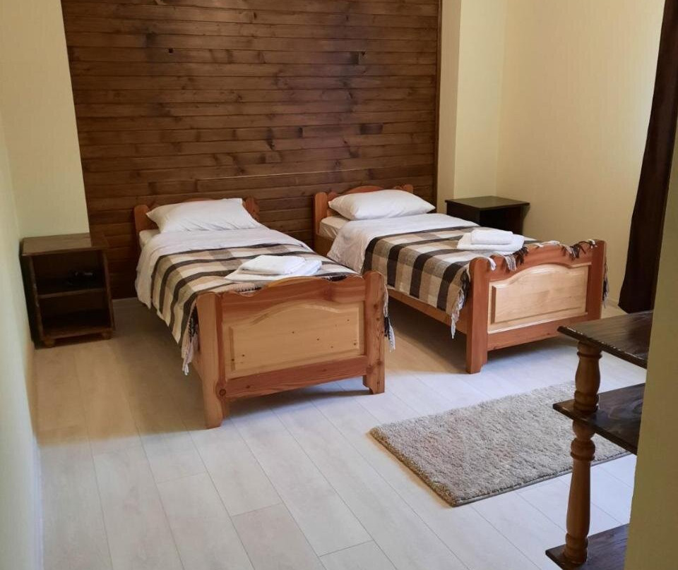 Wood House主图