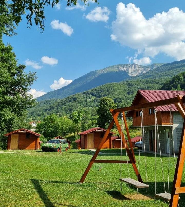 Kamp-Bungalovi Koljeno