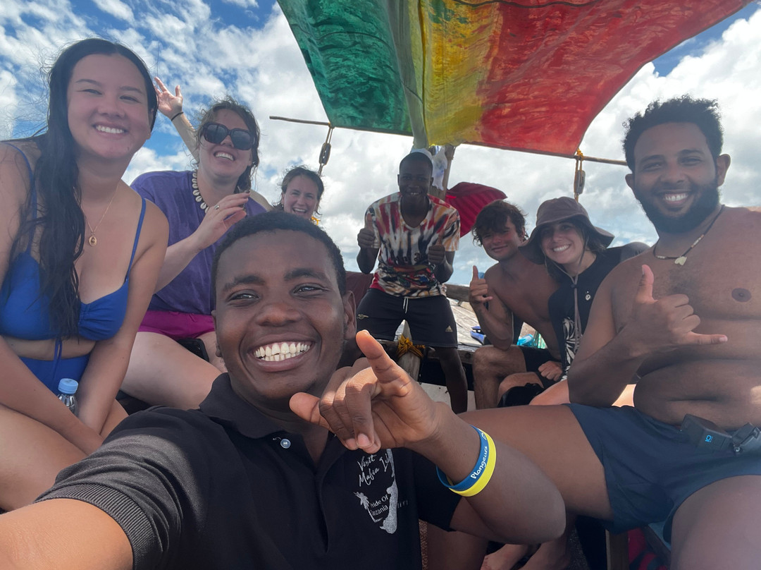 Mafia Whale Shark Tours景点图片