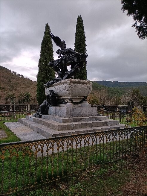 Mausoleo Gayarre-Roncal必去景点