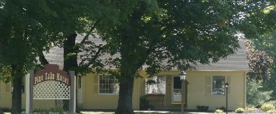 Pine Lake Manor主图