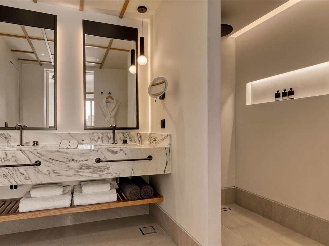 Domes Novos Santorini, Autograph Collection