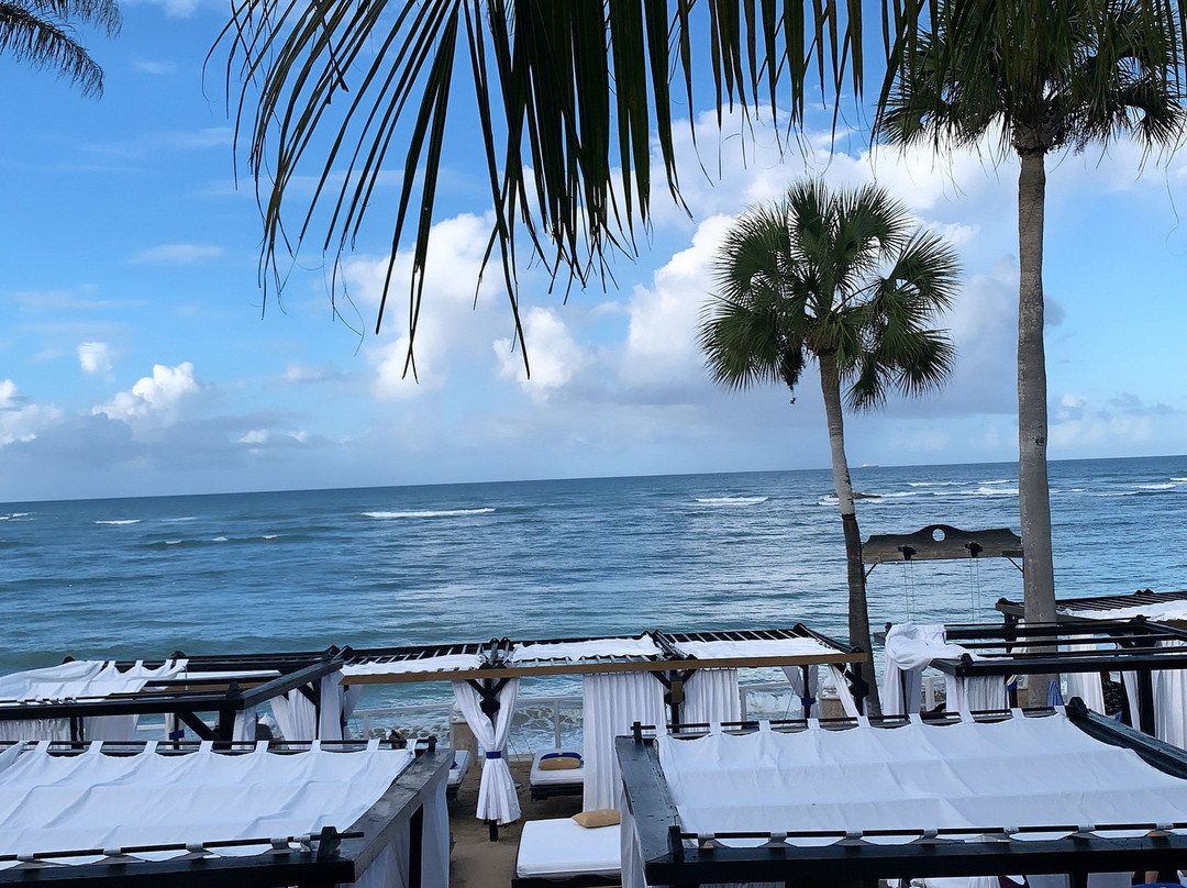 皇家优质套房酒店主图