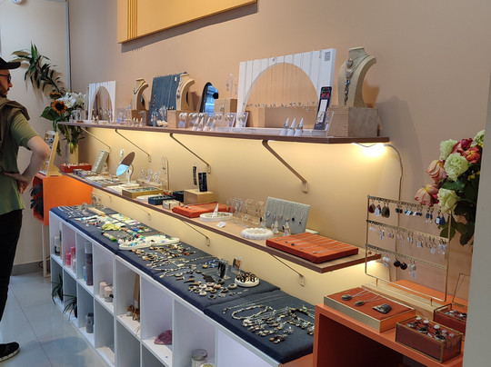 Vanateb Jewelry Store-巴统必去景点