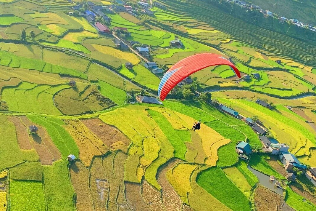 Mu Cang Chai Paragliding Experience - Flying over Scenic Spot