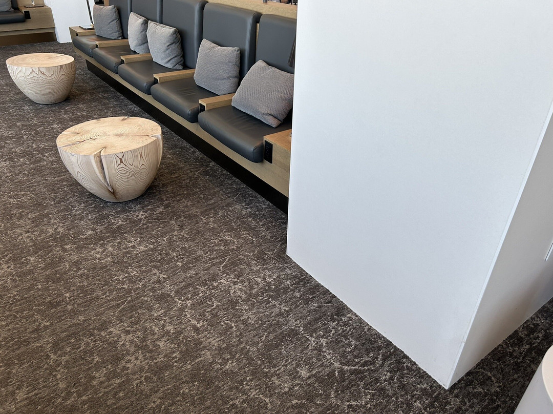 Maple Leaf Lounge-密尔布瑞必去景点