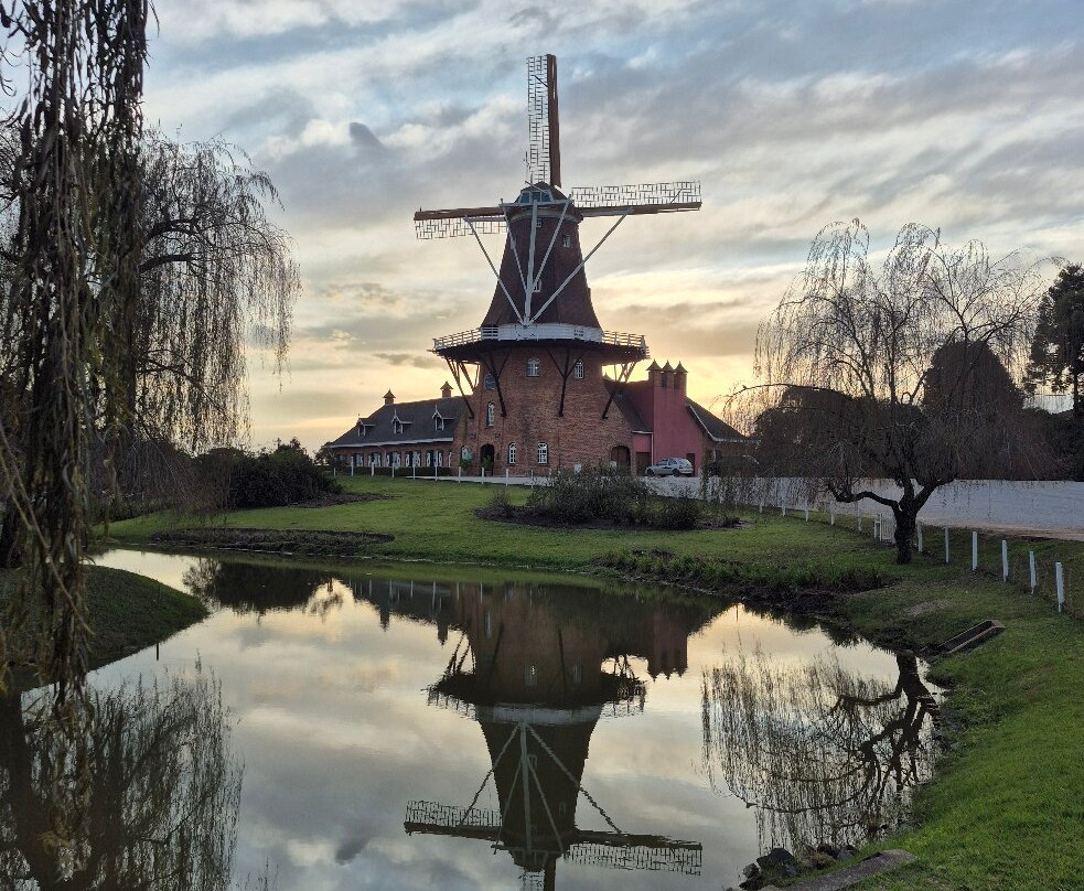 Castrolanda Cultural Center-Castro必去景点