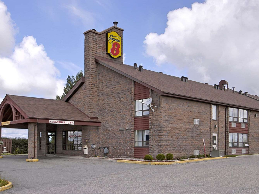 Super 8 by Wyndham Timmins ON