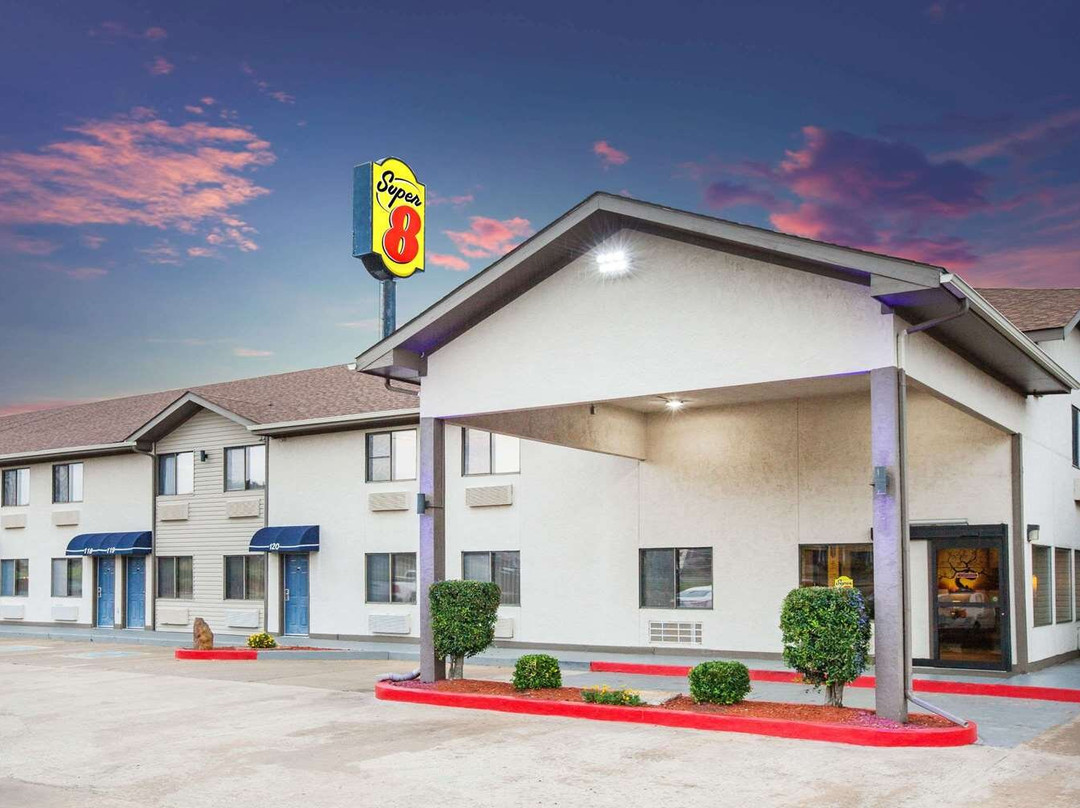 Alma酒店住宿-Super 8 by Wyndham Van Buren/Ft. Smith Area