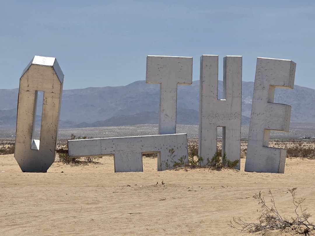The End Of The World Sign-二十九棕榈村必去景点