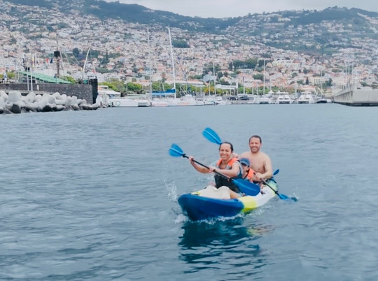 Funchal: Kayak e Snorkeling Aventura entre Rochas Vulcânicas e Vida Marinha
