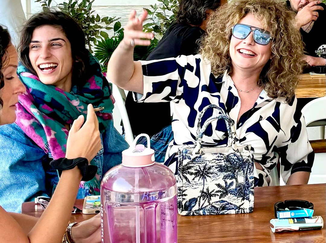 Look Cafe & Billiards Bar-Drios必去景点