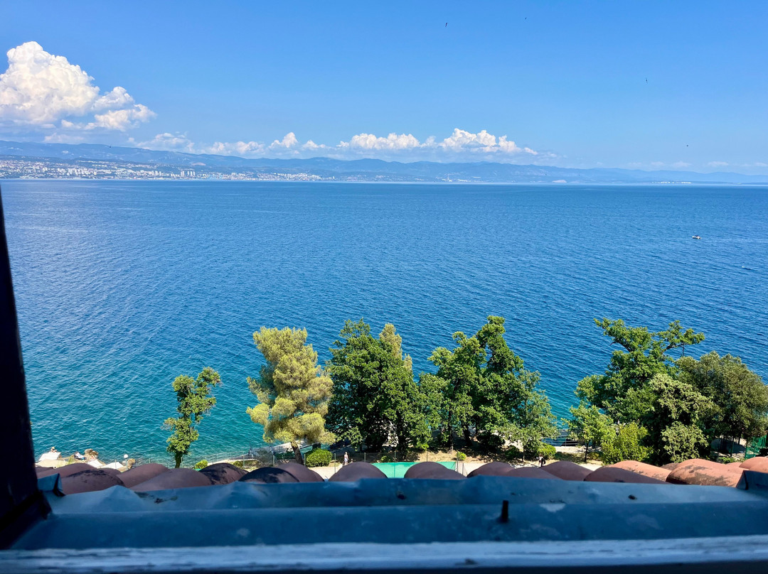 卢弗兰酒店主图