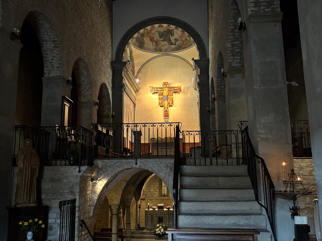 Abbazia di S. Maria-阿尔诺河畔里尼亚诺必去景点