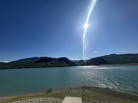 Lago di Bomba-Bomba必去景点