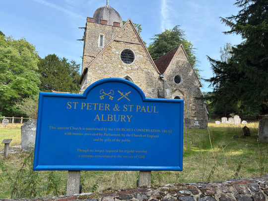 Church of St Peter and St Paul's-吉尔福德必去景点