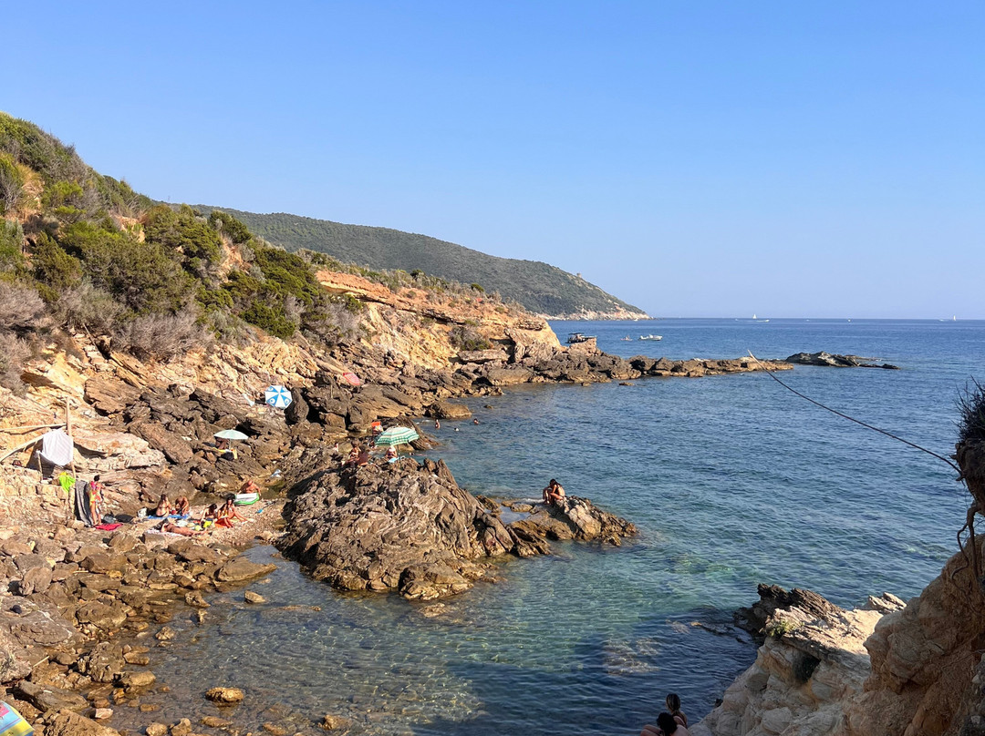 Cala Mar Morto-圣托斯特凡诺港必去景点