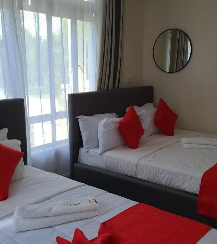 The Loch Hotel Bondo