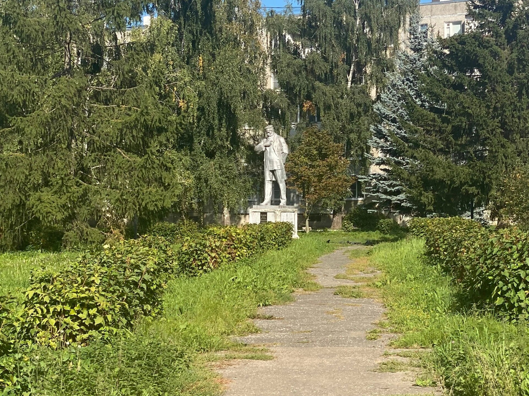 Pamyatnik Favorskomu-Pavlovo必去景点