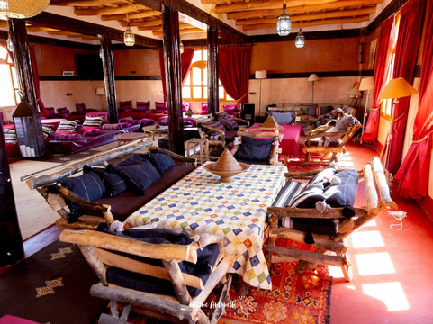 卡斯巴本阿里旅馆主图