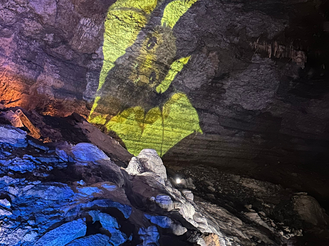 Gouffre de Poudrey-Etalans必去景点