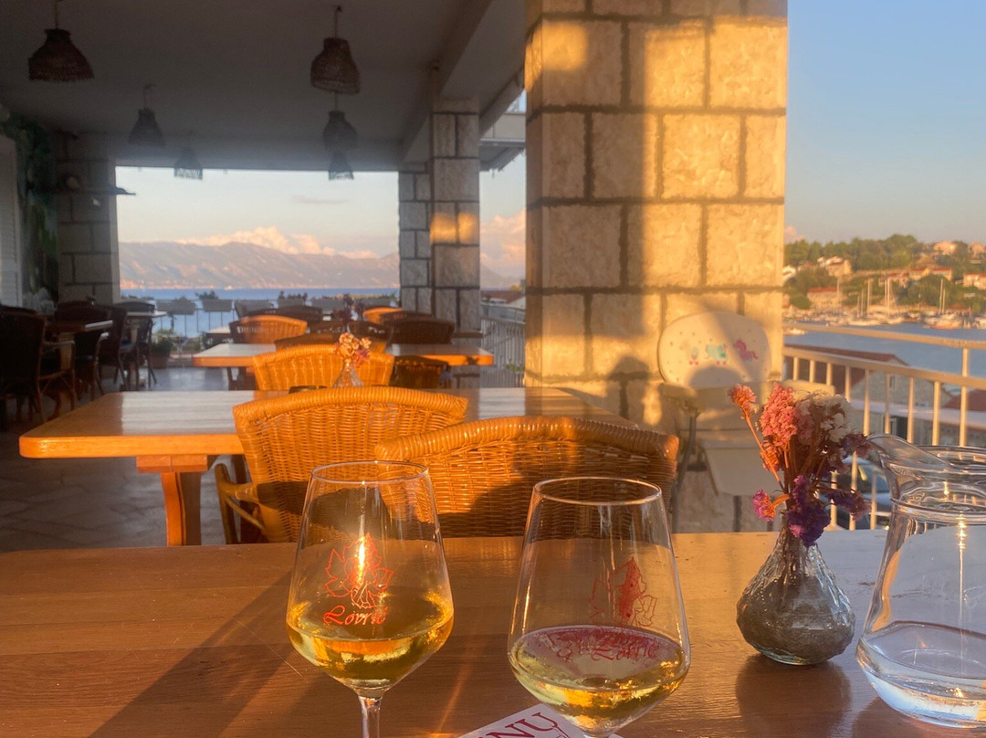 Lovrić Winery-伦巴达必去景点