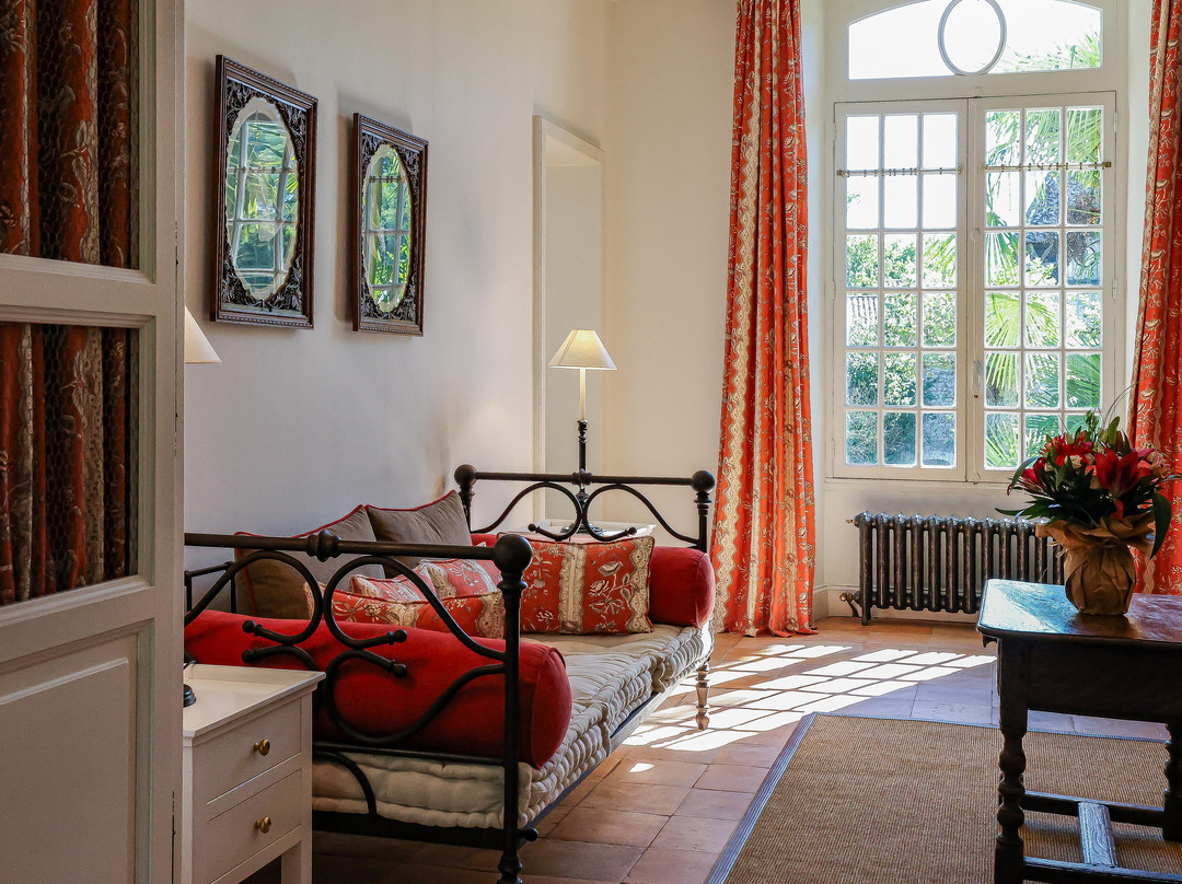 巴斯蒂德酒店主图