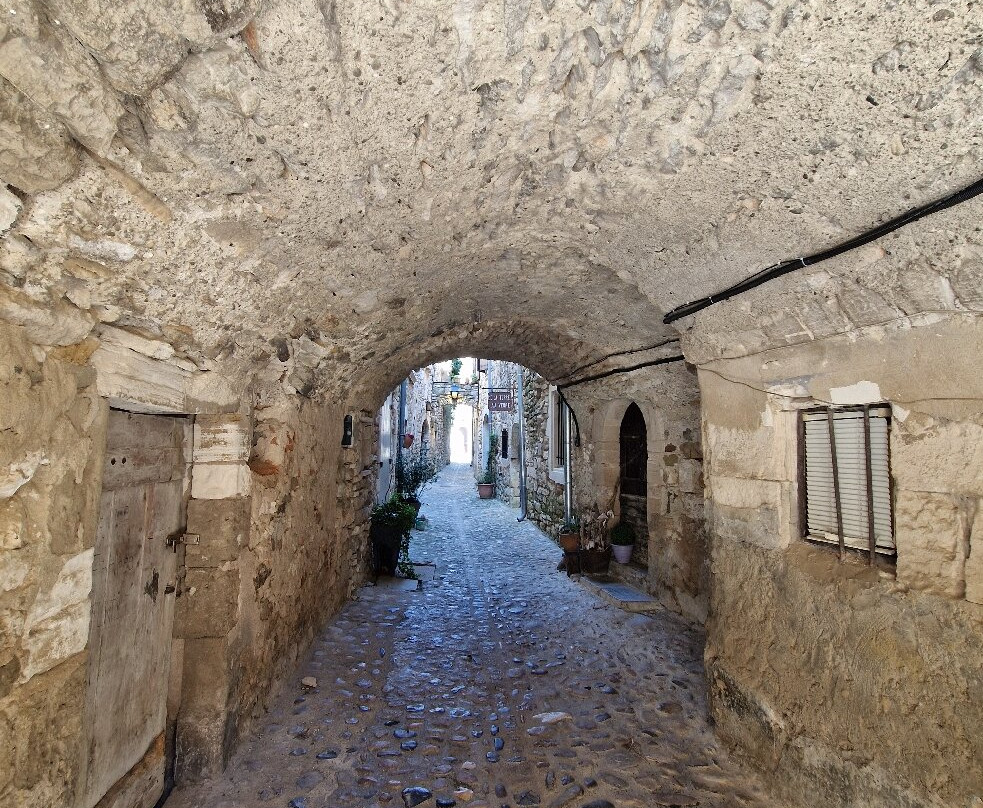 Eglise Saint-Roch-Aigueze必去景点