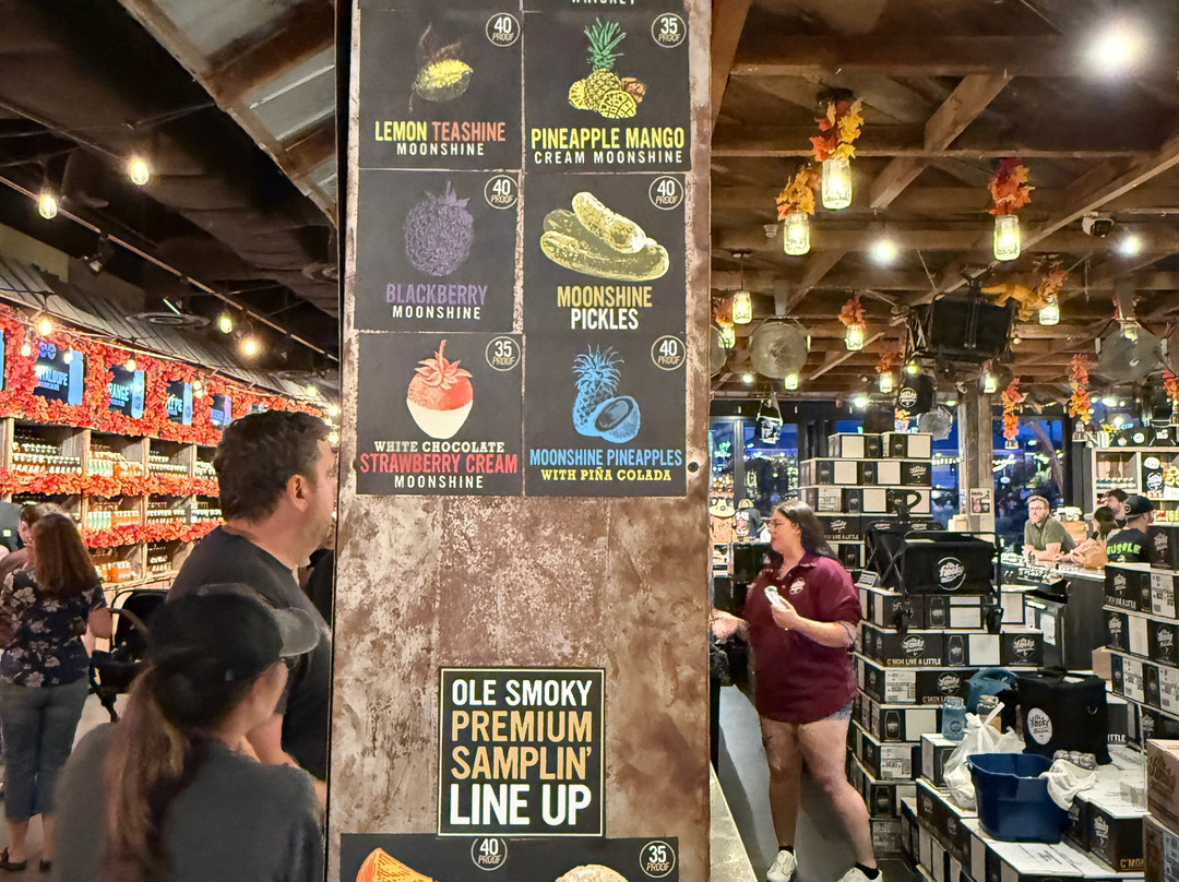 Ole Smoky Tennessee Moonshine-皮金福奇必去景点