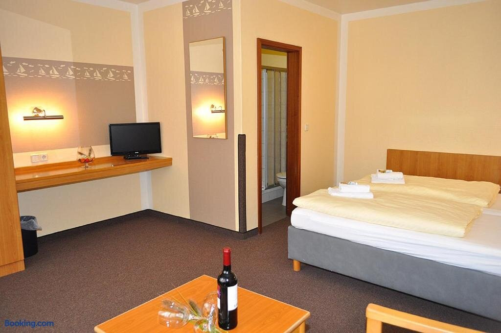 Gastehaus Lietzow & Stortebeker Camp