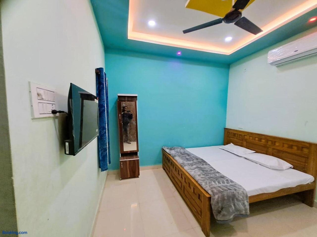 Utsav Lodge And Mangal Bhavan