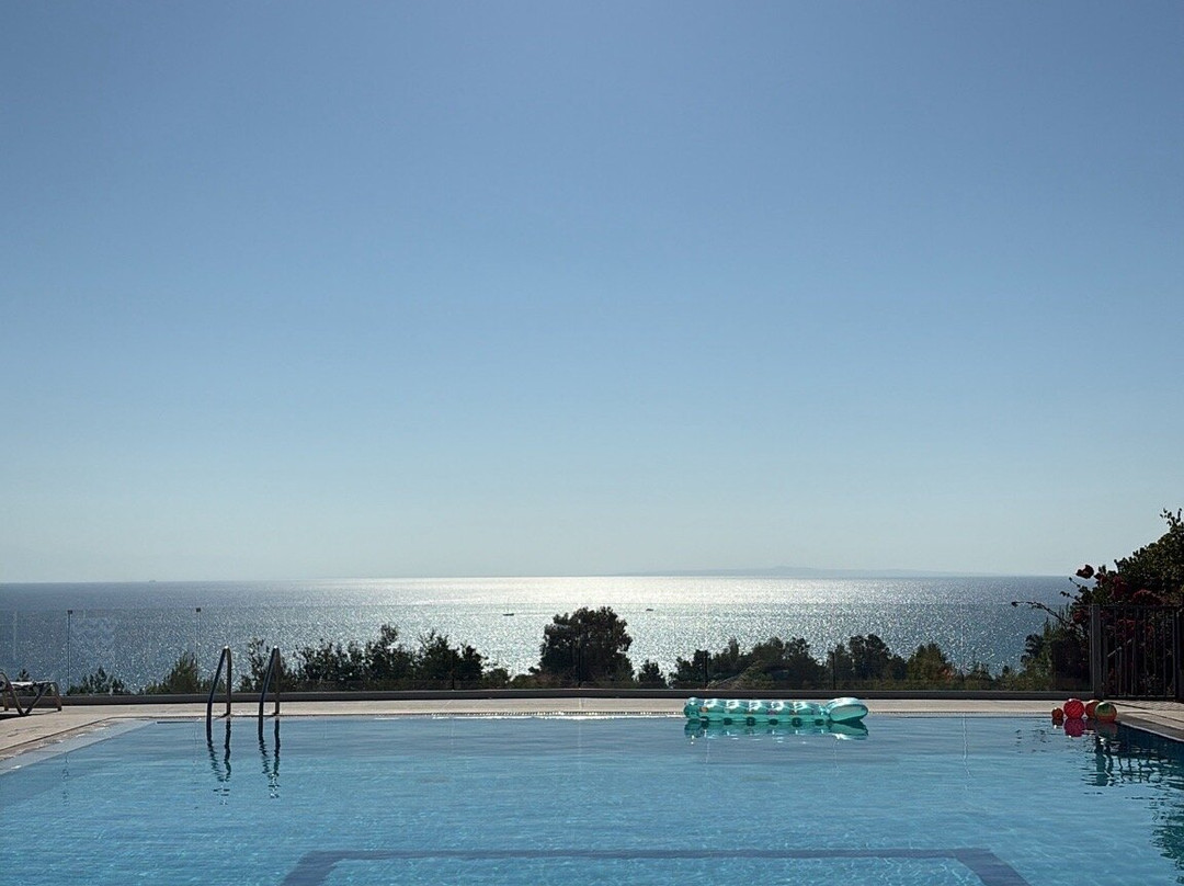 Zephyros Hotel主图